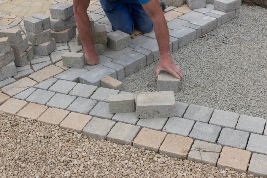 Pavé uni Obtenez 1 prix pour l’installation de pavéuni dans votre