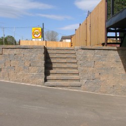 pave uni mur de soutient residentiel paysagiste de la capitale